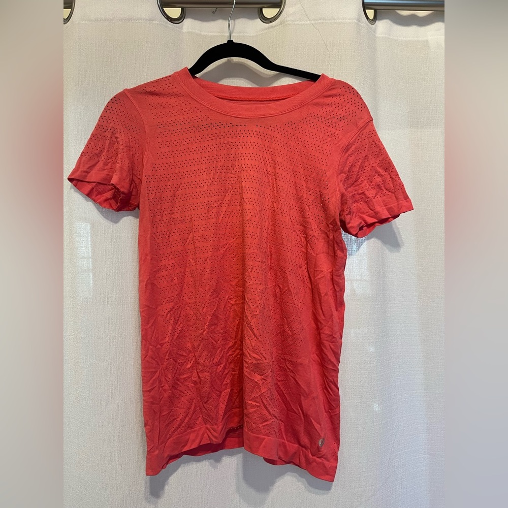 Lululemon short sleeve workout top